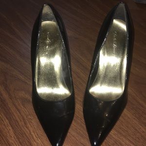 Black pointed toe heels